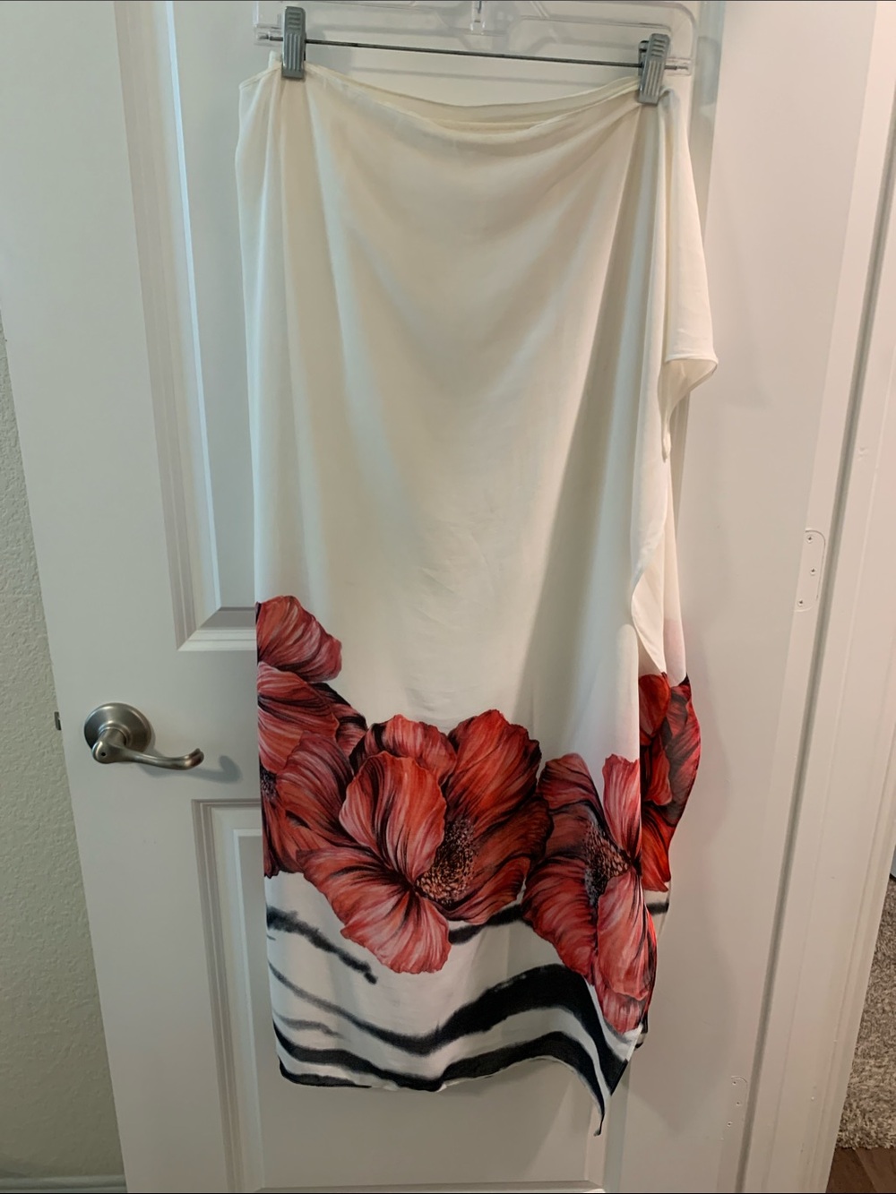 Cache White A-Line Skirt with Red Floral Border